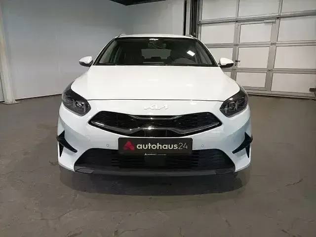 Gebraucht Kia Ceed Platinum 160 PS (117 kW) 2024 Weiß Kleinwagen