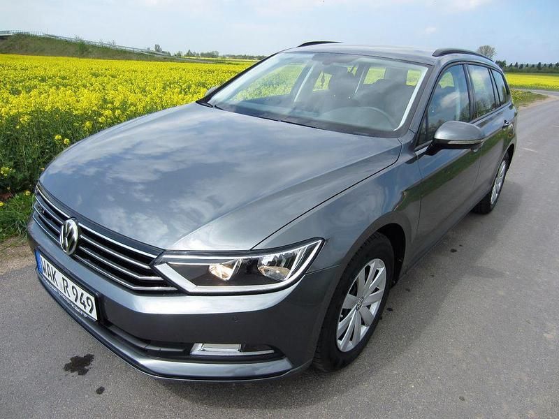 Gebraucht VW Passat Trendline 120 PS (88 kW) 2015 Grau Kombi