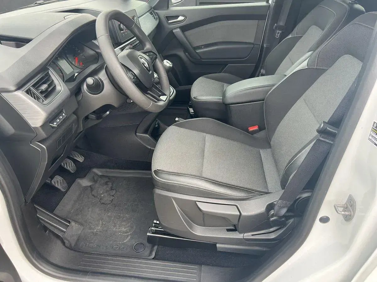Gebraucht Renault Kangoo Equilibre 102 PS (75 kW) 2024 Mineralweiß Van / Kleinbus