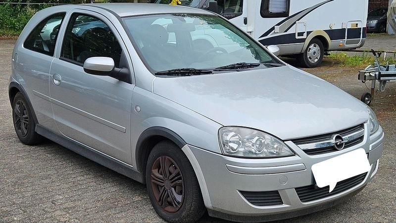 Silber Gebraucht 2005 Opel Corsa Kleinwagen | 699 € (Superpreis) - Bild 1/4