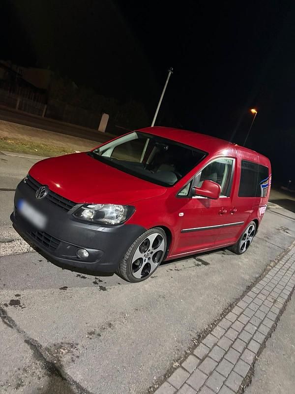 Gebraucht VW Caddy Trendline 102 PS (75 kW) 2013 Rot Van / Kleinbus