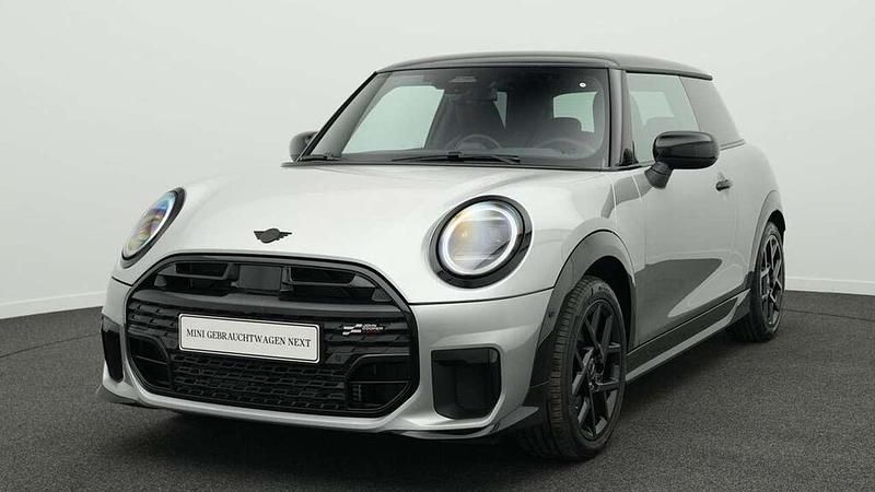 Grau Gebraucht 2024 Mini John Cooper Works Kleinwagen | 30.777 € (Fairer Preis) - Bild 1/4