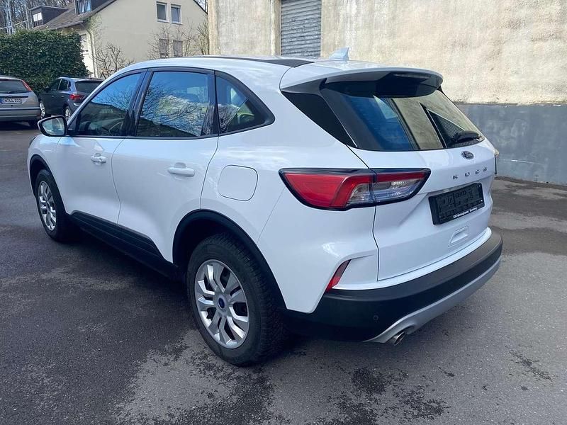Gebraucht Ford Kuga Cool & Connect 120 PS (88 kW) 2021 Weiß SUV