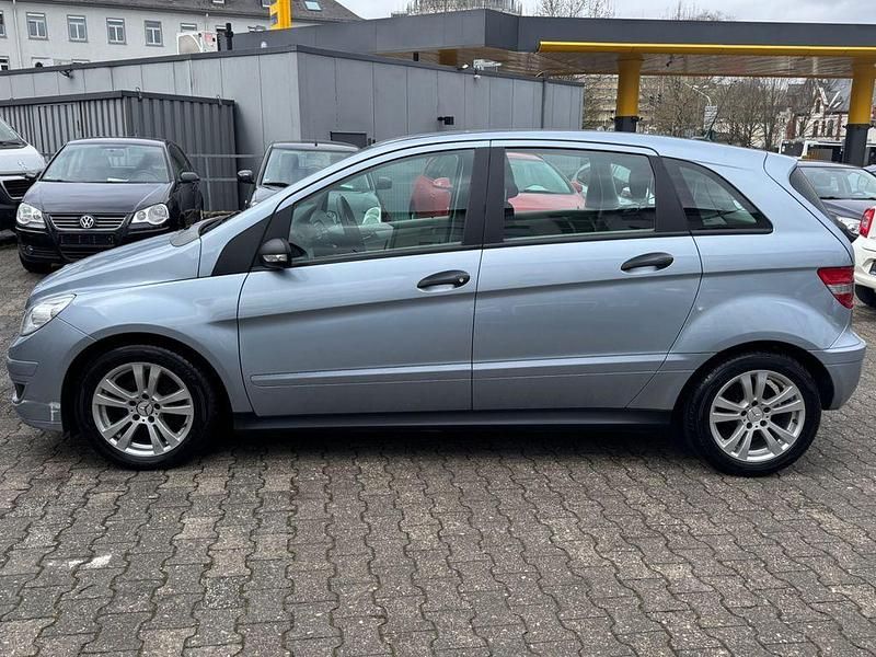 Gebraucht Mercedes B180 109 PS (80 kW) 2006 Blau Van / Kleinbus