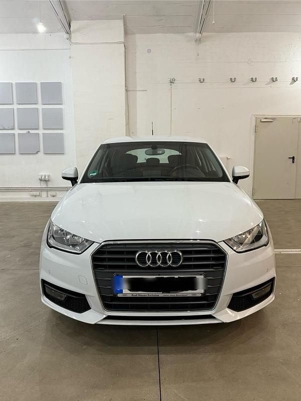 Weiß Gebraucht 2018 Audi A1 Sportback Kleinwagen | 13.349 € (Guter Preis) - Bild 1/4