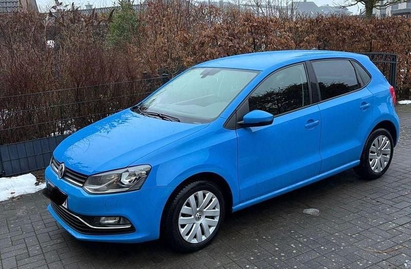 Gebraucht VW Polo Highline 90 PS (66 kW) 2014 Blau Kleinwagen