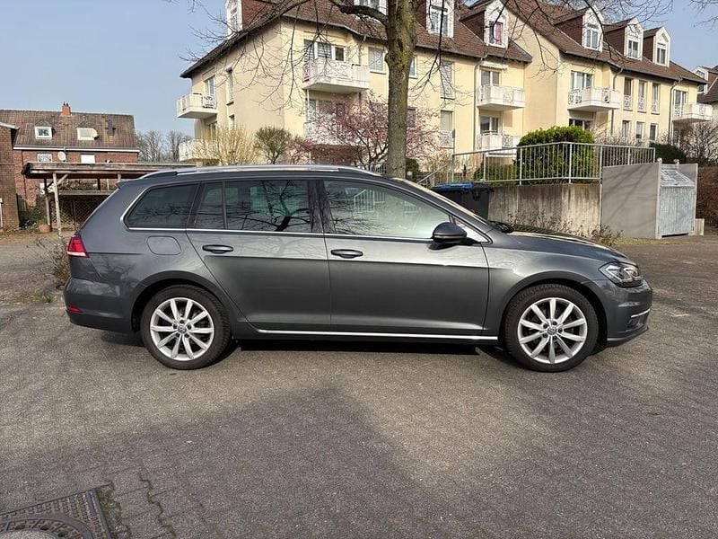 Gebraucht VW Golf VII Highline 150 PS (110 kW) 2018 Grau Kombi