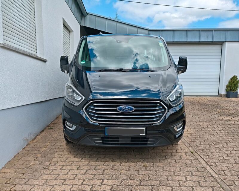 Schwarz Gebraucht 2020 Ford Tourneo Custom Van / Kleinbus | 30.500 € (Superpreis) - Bild 1/4
