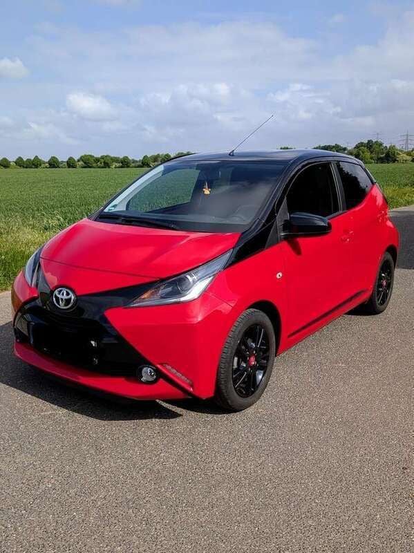 Rot Gebraucht 2018 Toyota Aygo X-cite Kleinwagen | 8.888 € (Fairer Preis) - Bild 1/4