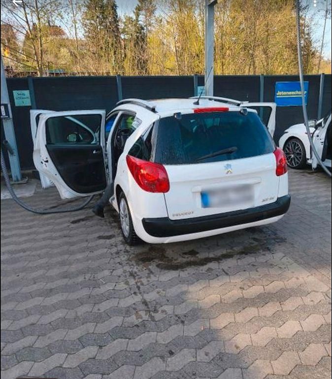 Gebraucht Peugeot 207 Tendance 75 PS (55 kW) 2007 Weiß Kombi