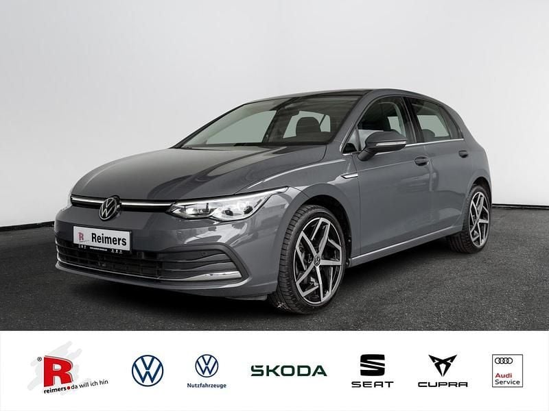 Grau Gebraucht 2023 VW Golf VIII Style Limousine | 27.900 € (Fairer Preis) - Bild 1/4