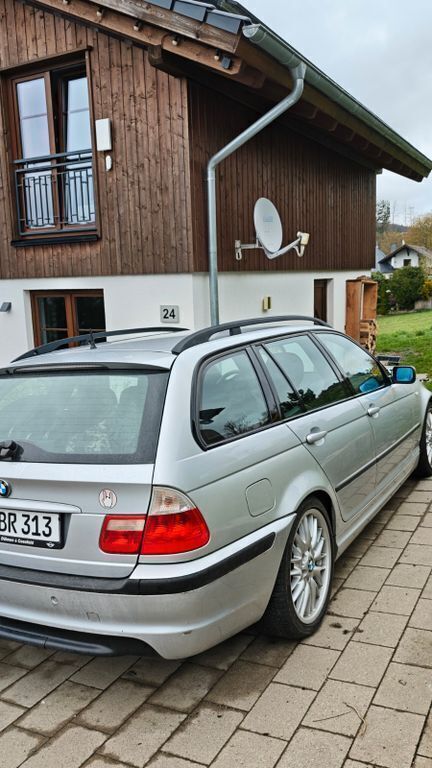 Silber Gebraucht 2001 BMW 330 Performance Kombi | 3.500 € (Superpreis) - Bild 1/4