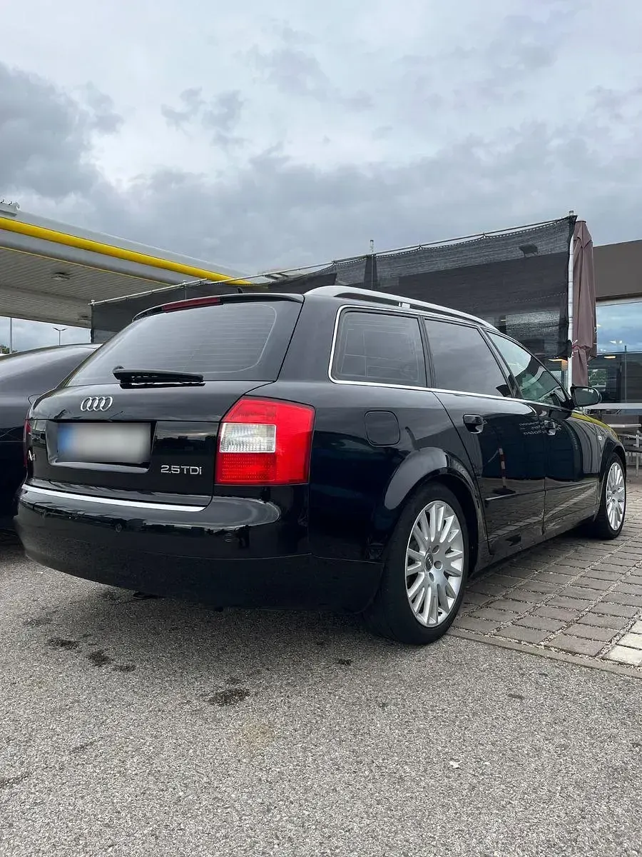 Gebraucht Audi A4 Ambiente 163 PS (119 kW) 2003 Schwarz Kombi