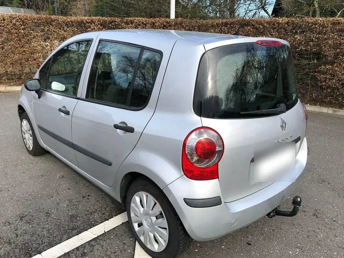 Używany Renault Modus 75 KM (55 kW) 2006 Srebrny Minivan