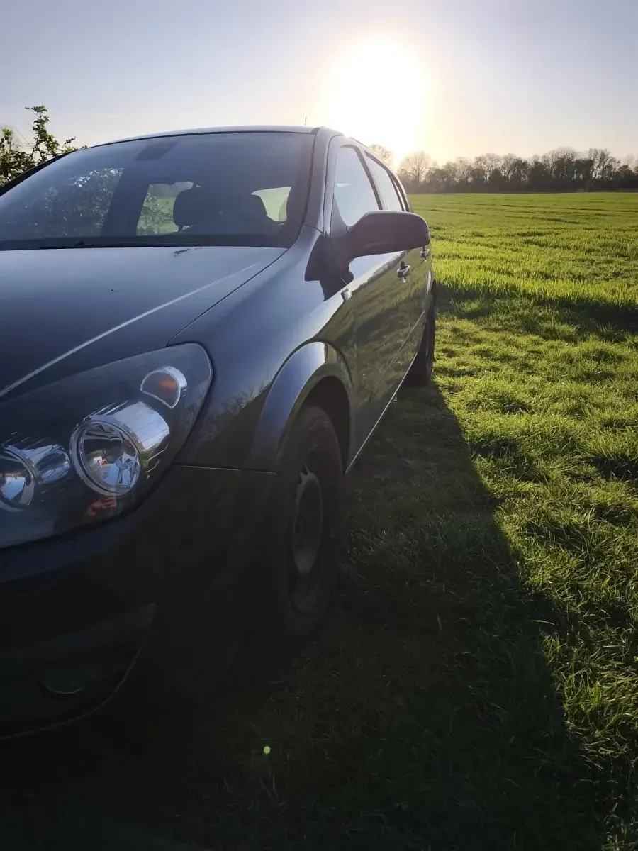 Gebraucht Opel Astra 140 PS (102 kW) 2007 Blau Kleinwagen