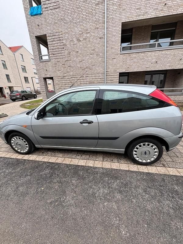 Gebraucht Ford Focus 75 PS (55 kW) 2004 Grau Kleinwagen