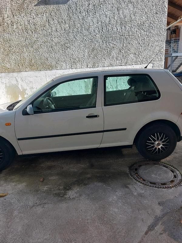 Weiß Gebraucht 1998 VW Golf IV Kombi | 300 € (Superpreis) - Bild 1/4