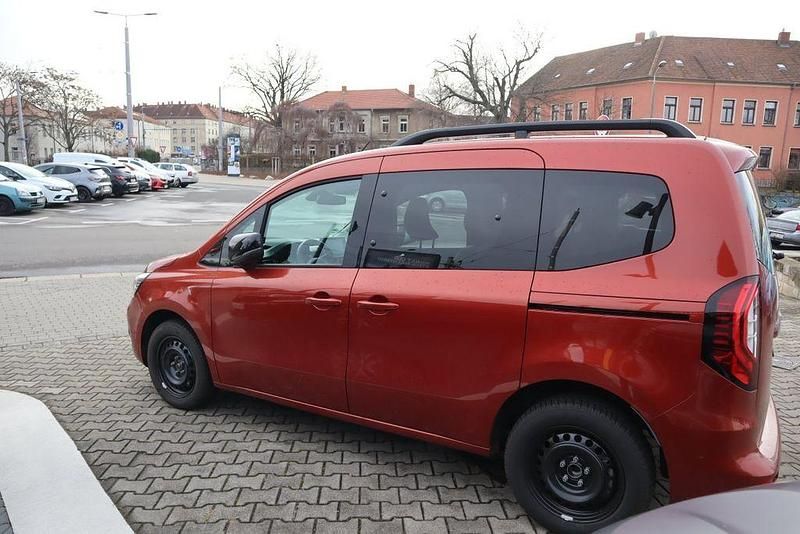 Gebraucht Renault Kangoo Equilibre 89 kW (122 PS) 2023 Braun Van / Kleinbus