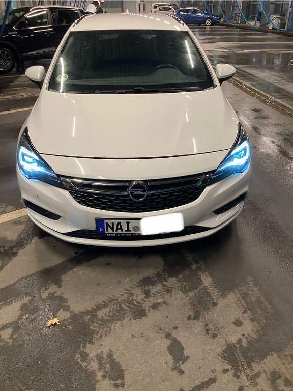 Weiß Gebraucht 2017 Opel Astra S Kombi | 5.999 € (Superpreis) - Bild 1/4