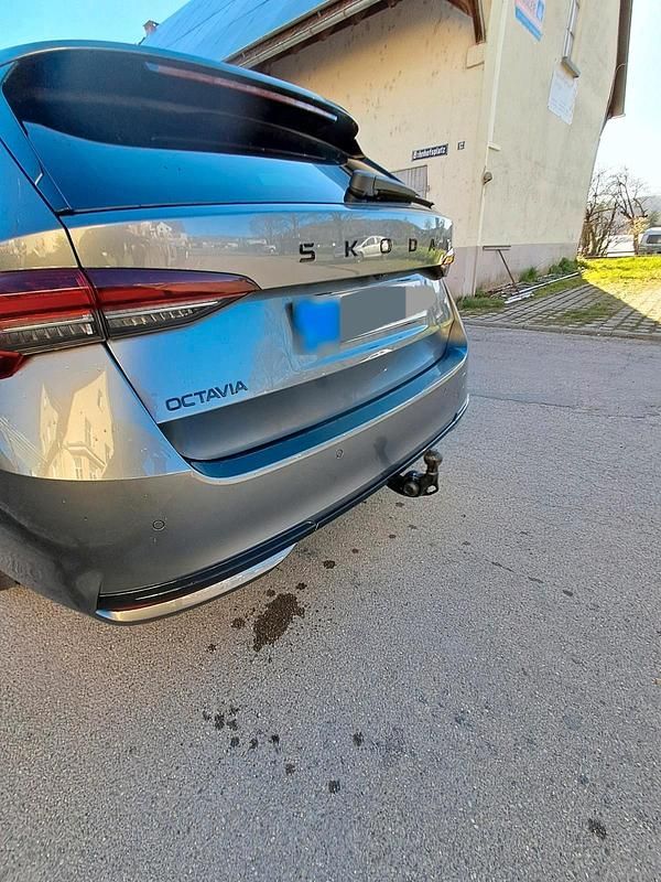 Gebraucht Skoda Octavia SportLine 150 PS (110 kW) 2024 Grau Kombi
