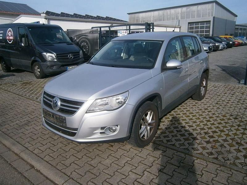 Silber Gebraucht 2009 VW Tiguan Track & Field SUV | 4.990 € (Superpreis) - Bild 1/4