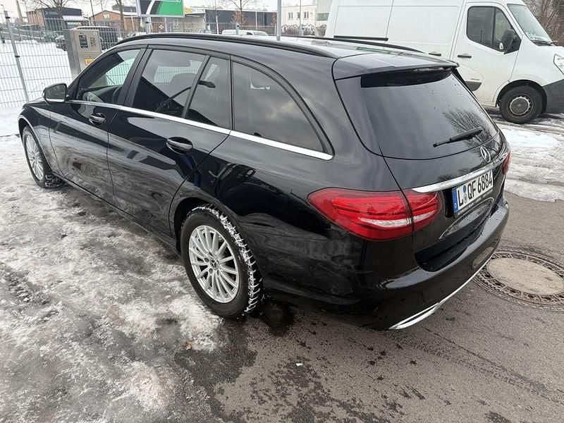 Gebraucht Mercedes C220 170 PS (125 kW) 2015 Schwarz Limousine