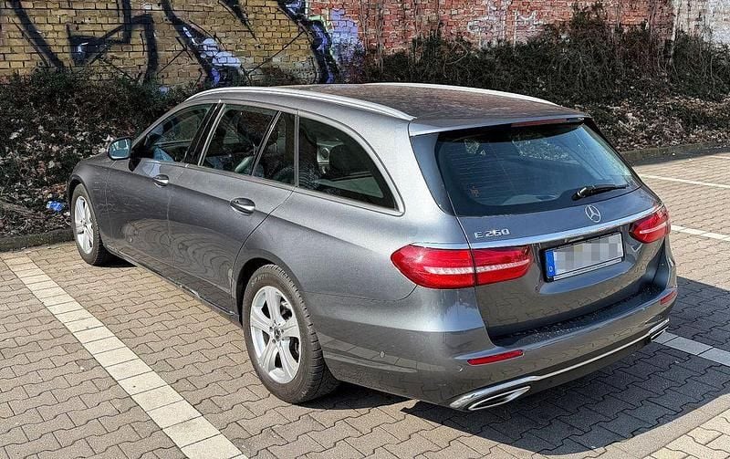 Gebraucht Mercedes E250 211 PS (155 kW) 2018 Grau Kombi