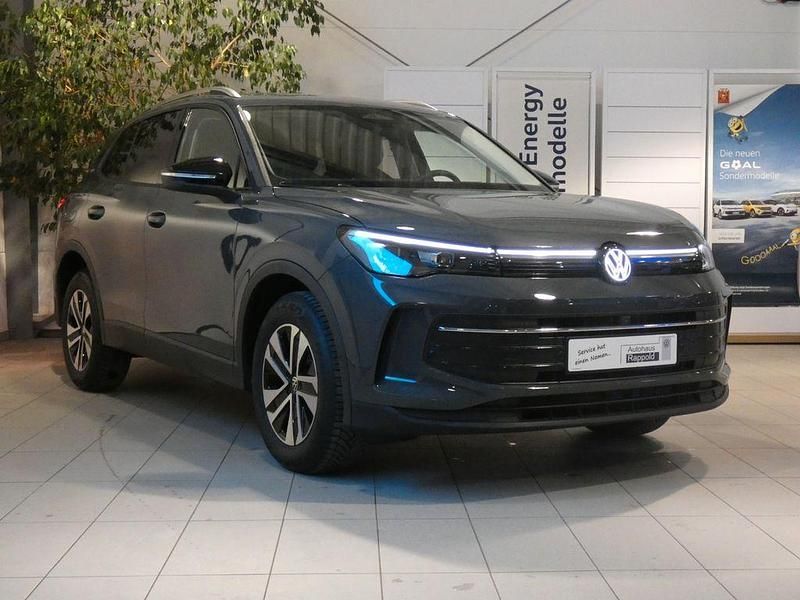 Neu VW Tiguan 150 PS (110 kW) 2026 Grau SUV