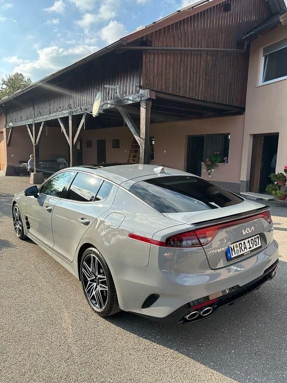 Gebraucht Kia Stinger GT 366 PS (269 kW) 2022 Grau Kleinwagen