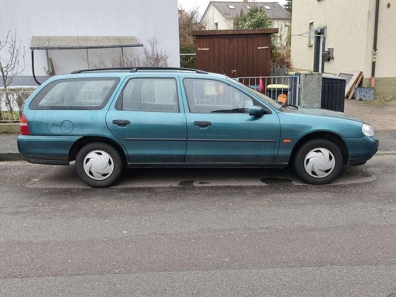 Gebraucht Ford Mondeo 116 PS (85 kW) 1999 Grün Kombi