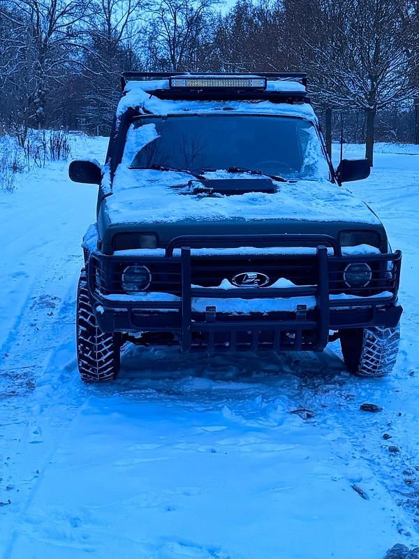 Gebraucht Lada niva 83 PS (61 kW) 2010 Grün SUV