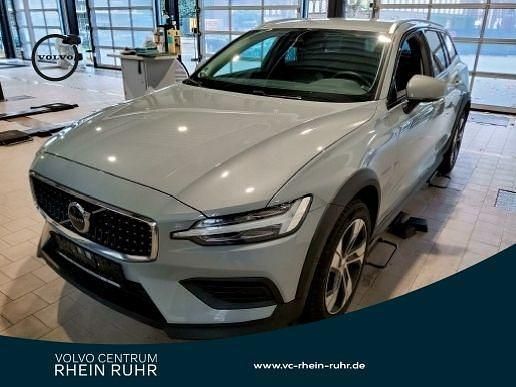 Grau vapour grey / metallic Gebraucht 2023 Volvo V60 CC Plus Kombi | 35.990 € (Guter Preis) - Bild 1/2