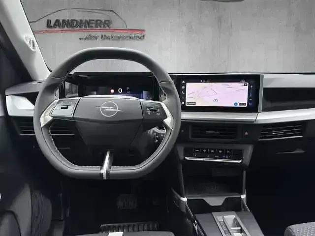 Neu Opel Frontera 145 PS (106 kW) 2026 Khaki grün SUV