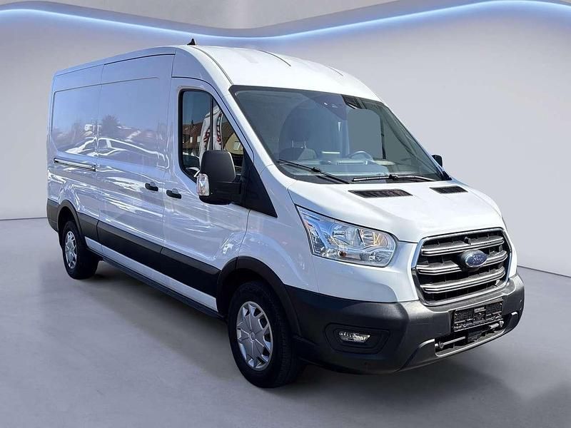 Gebraucht Ford Transit Trend 131 PS (96 kW) 2022 Frostweiß Van / Kleinbus
