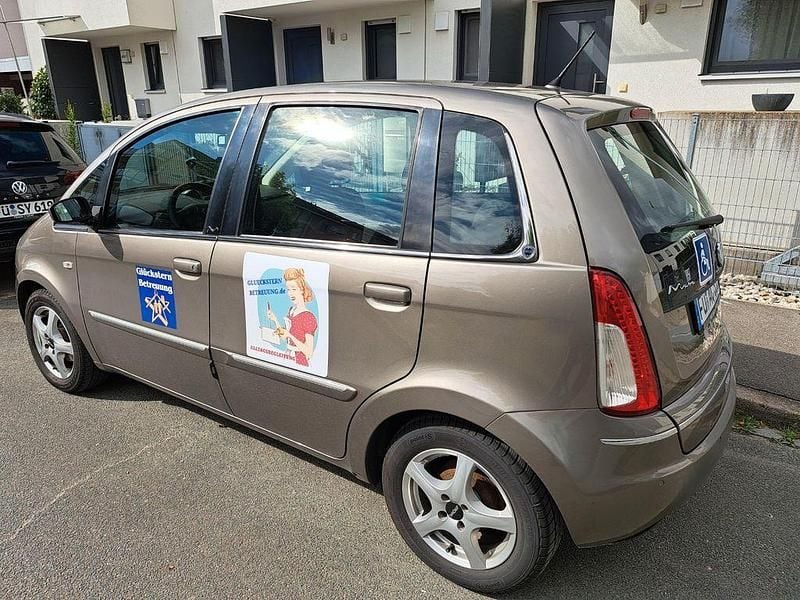 Gold Gebraucht 2009 Lancia Musa Van / Kleinbus | 2.900 € (Fairer Preis) - Bild 1/4