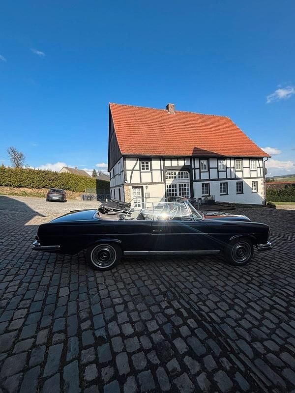Gebraucht Mercedes W111 150 PS (110 kW) 1966 Blau Cabrio