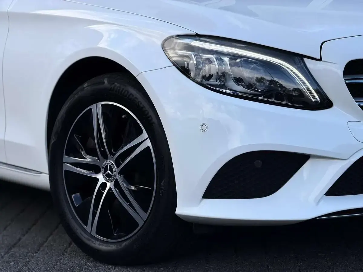 Gebraucht Mercedes C300 245 PS (180 kW) 2021 Weiß Kombi