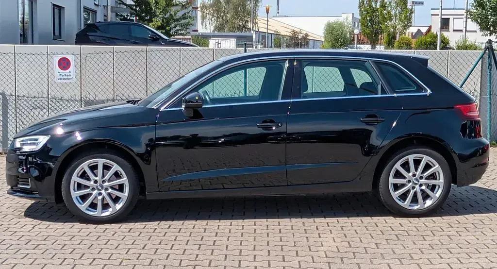Gebraucht Audi A3 Design 116 PS (85 kW) 2019 Schwarz Limousine
