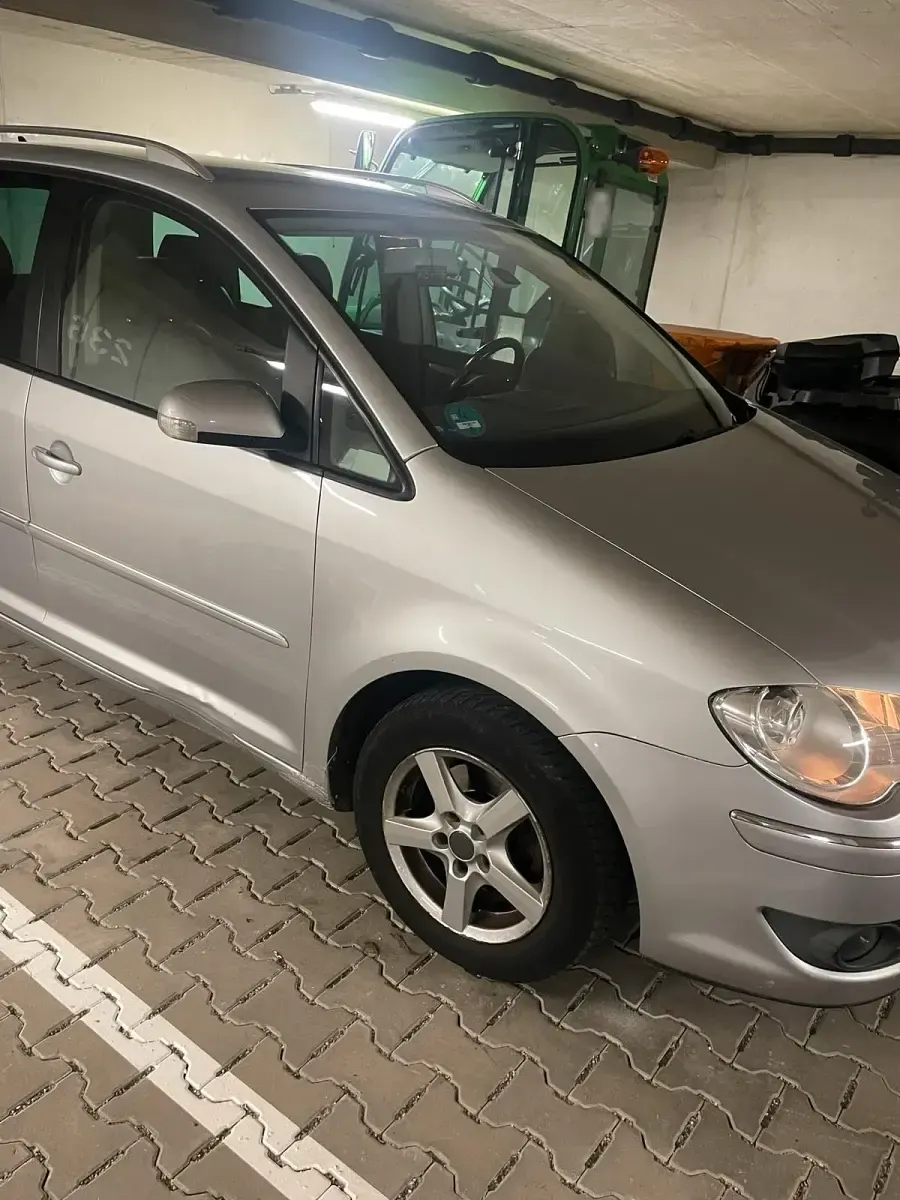 Gebraucht VW Touran 140 PS (102 kW) 2007 Silber Van / Kleinbus