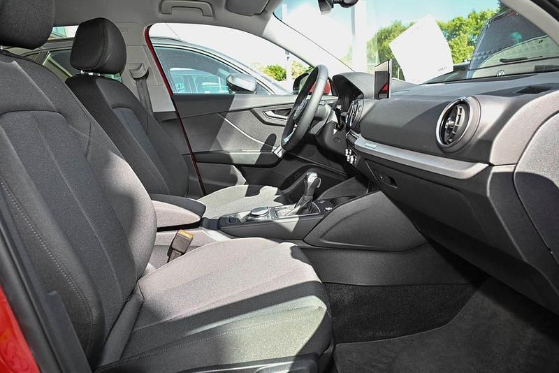 Gebraucht Audi Q2 S-Line 150 PS (110 kW) 2024 Progressivrot metallic SUV