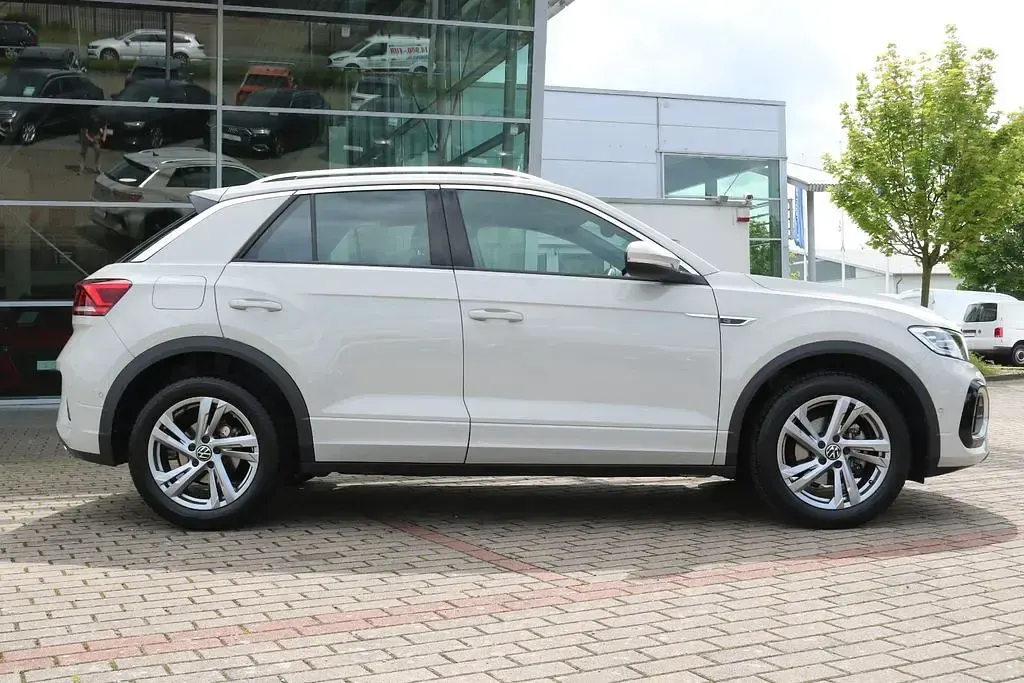 Second-hand VW T-Roc R-line 110 CP (80 kW) 2024 Gri SUV