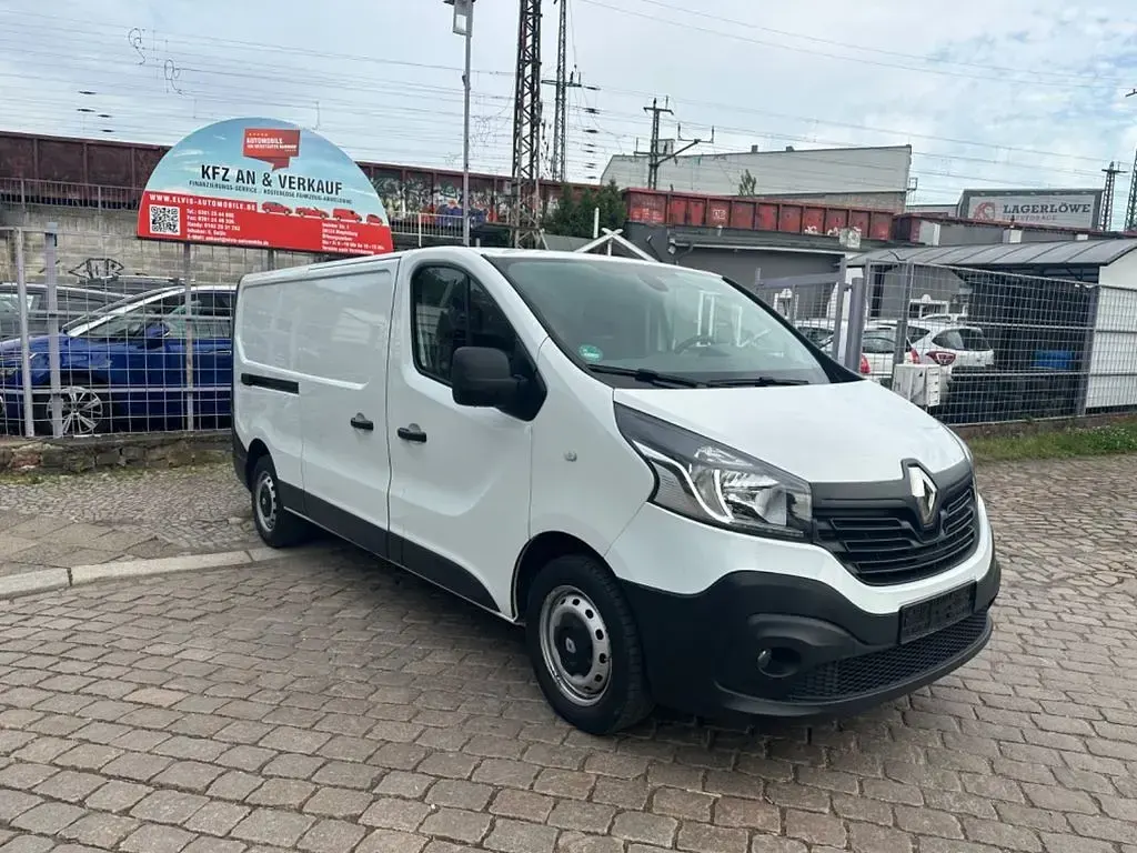 Gebraucht Renault Trafic 120 PS (88 kW) 2017 Weiß Van / Kleinbus