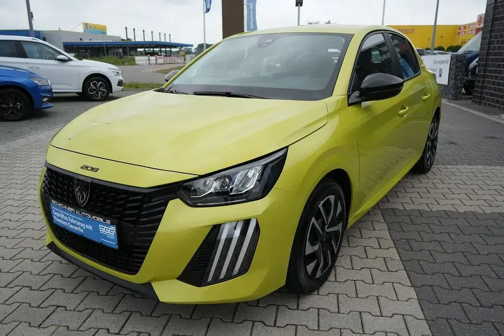 Gebraucht Peugeot 208 101 PS (74 kW) 2024 Kleinwagen