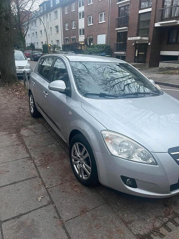 Silber Gebraucht 2007 Kia Ceed Kleinwagen | 5.500 € (Superpreis) - Bild 1/4