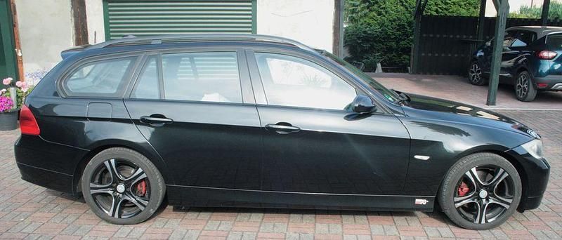 Schwarz Gebraucht 2008 BMW 320 Sport Line Limousine | 2.895 € (Superpreis) - Bild 1/4