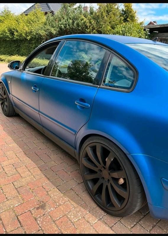 Grün Gebraucht 2002 VW Passat Limousine | 2.100 € (Fairer Preis) - Bild 1/4