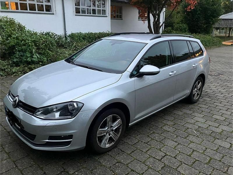 Silber Gebraucht 2014 VW Golf VII Comfortline Kombi | 6.800 € (Superpreis) - Bild 1/4