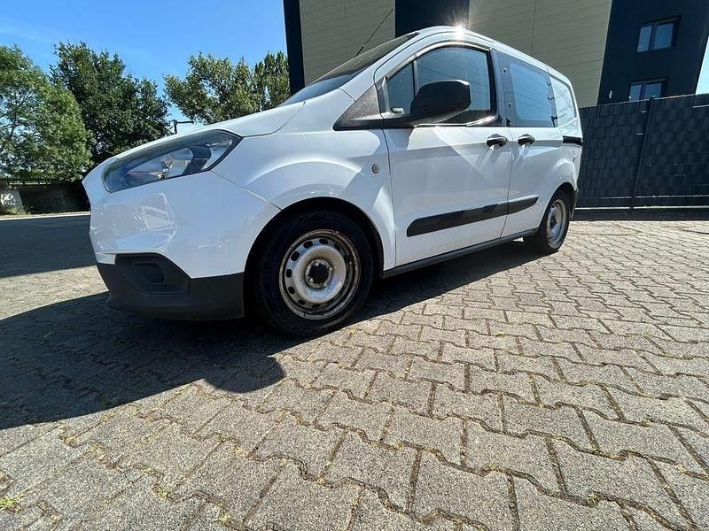 Weiß Gebraucht 2018 Ford Transit Kombi | 7.699 € (Guter Preis) - Bild 1/4