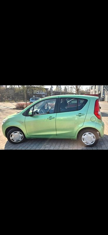 Gebraucht Opel Agila 65 PS (47 kW) 2009 Grün Kleinwagen