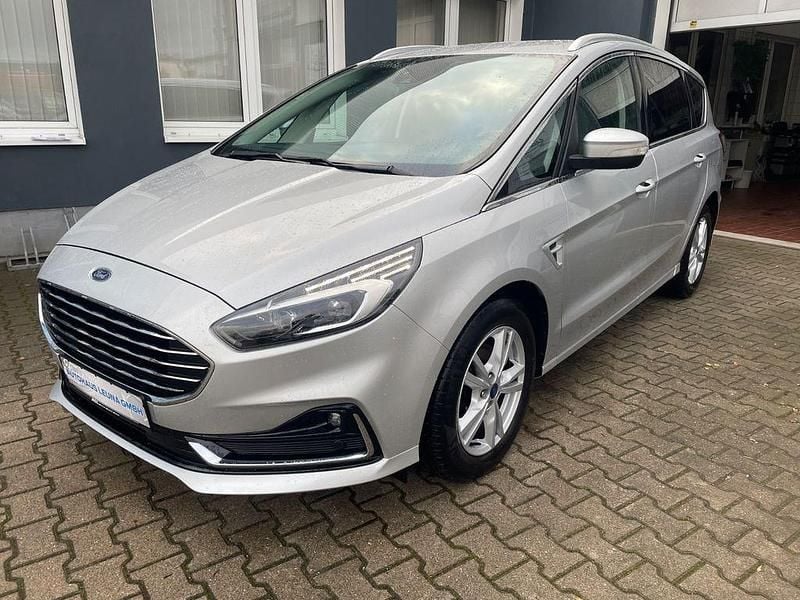Silber Gebraucht 2022 Ford S-MAX Titanium Van / Kleinbus | 29.299 € (Fairer Preis) - Bild 1/4